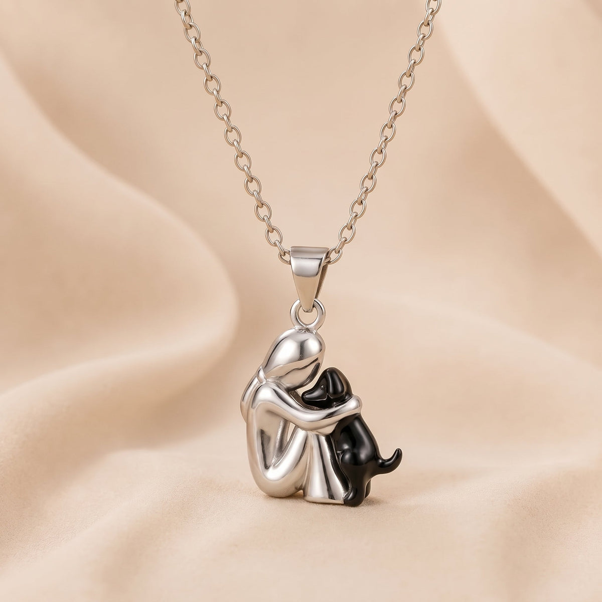 Collier Étreinte Éternelle — détail